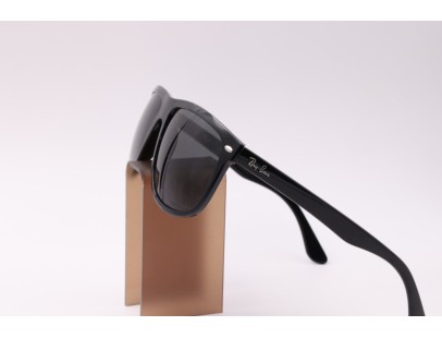 Lunettes de soleil homme Ray-Ban RB4147 601/87